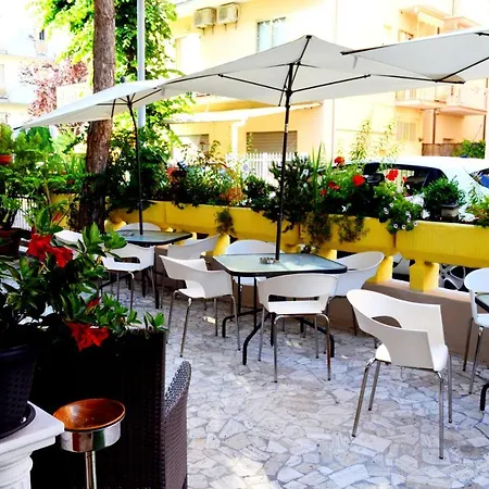 New Cirene For 4 People Half Vendégház